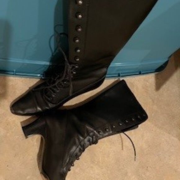 Ralph Lauren Size 6.5 Lace Up Boots - Picture 3 of 3